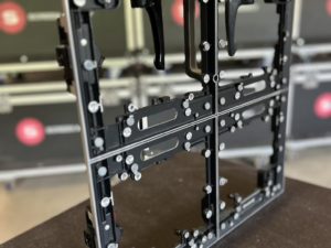 Аренда углового светодиодного экрана P2.6-2